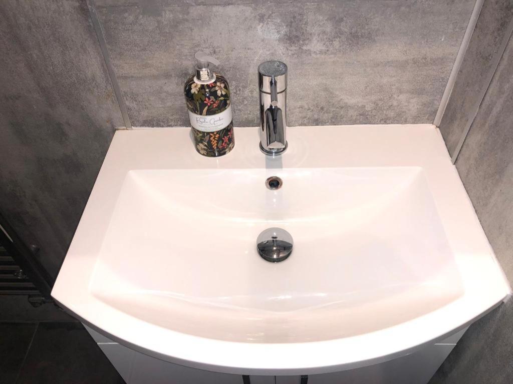 10 Large Elegant Studio - Prime Location - Comfortable - Private Hove Exteriér fotografie